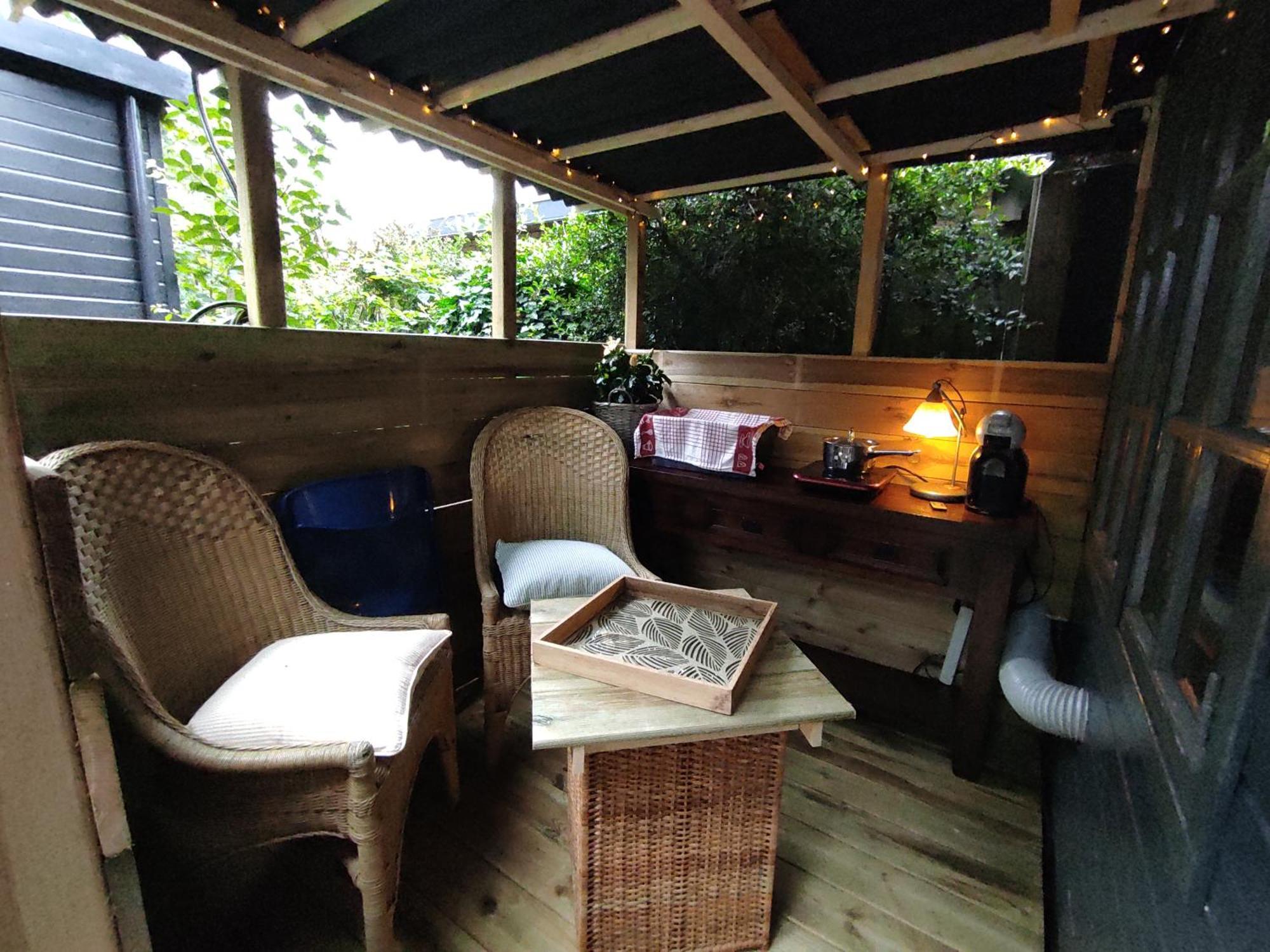 "Tempat Senang" Chalet On The Beautiful Veluwe With Airco Sauna Bbq Jacuzzi Beamer And Dog بوتِنْ المظهر الخارجي الصورة